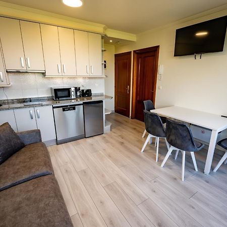 Apartamentos Turisticos Palacio De Meras Tineo Exterior foto